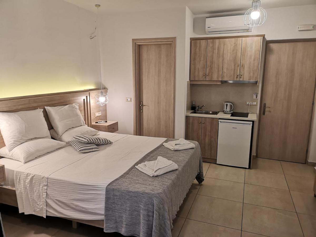 Porfyris Studios And Apartments Karpathos Bagian luar foto