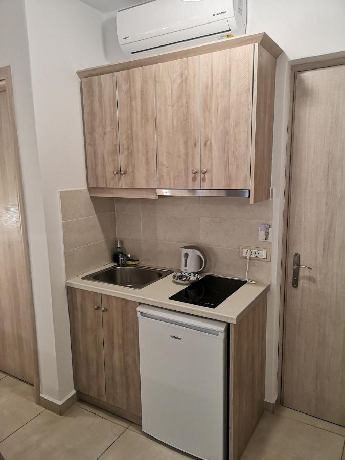 Porfyris Studios And Apartments Karpathos Bagian luar foto