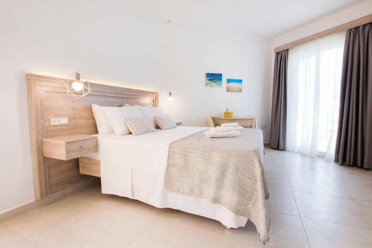 Porfyris Studios And Apartments Karpathos Bagian luar foto