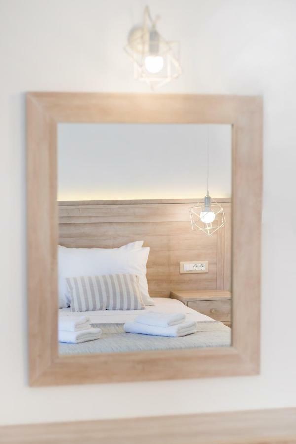 Porfyris Studios And Apartments Karpathos Bagian luar foto