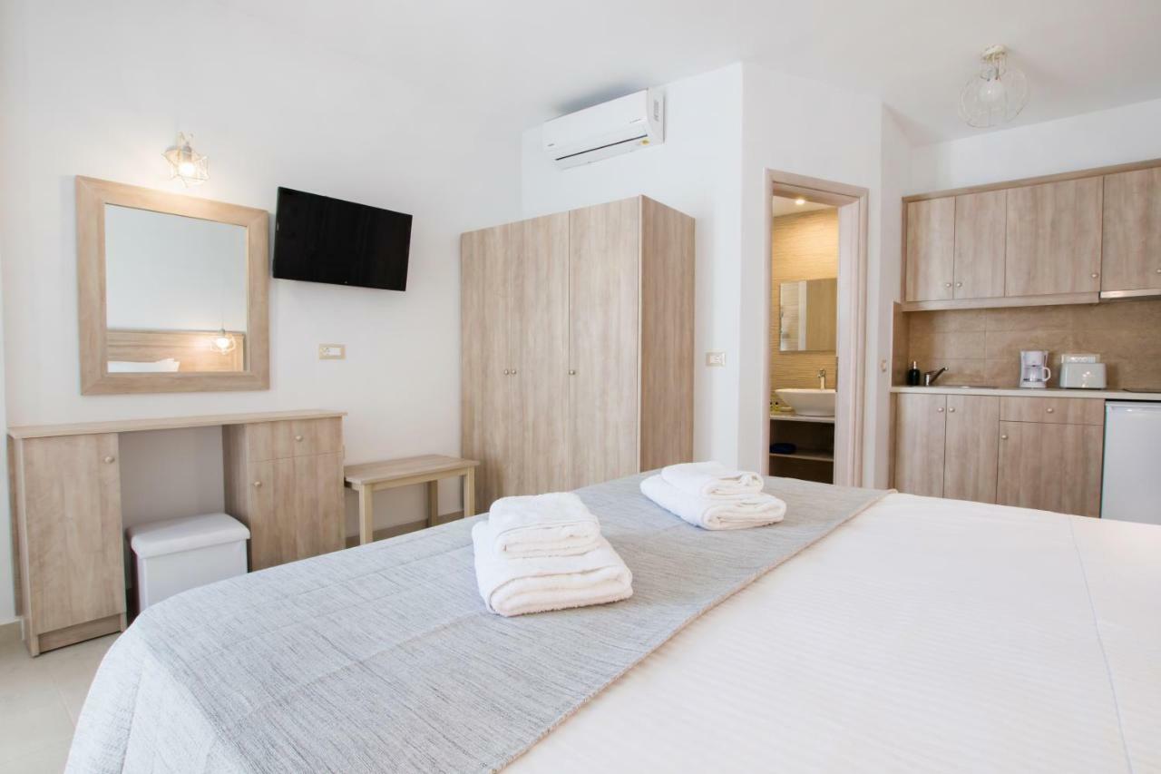 Porfyris Studios And Apartments Karpathos Bagian luar foto