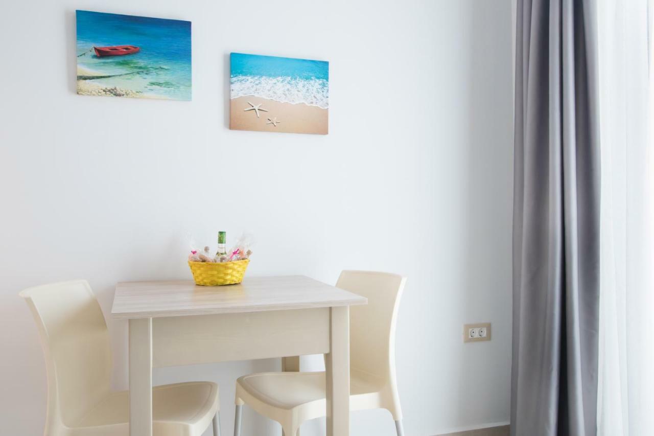 Porfyris Studios And Apartments Karpathos Bagian luar foto