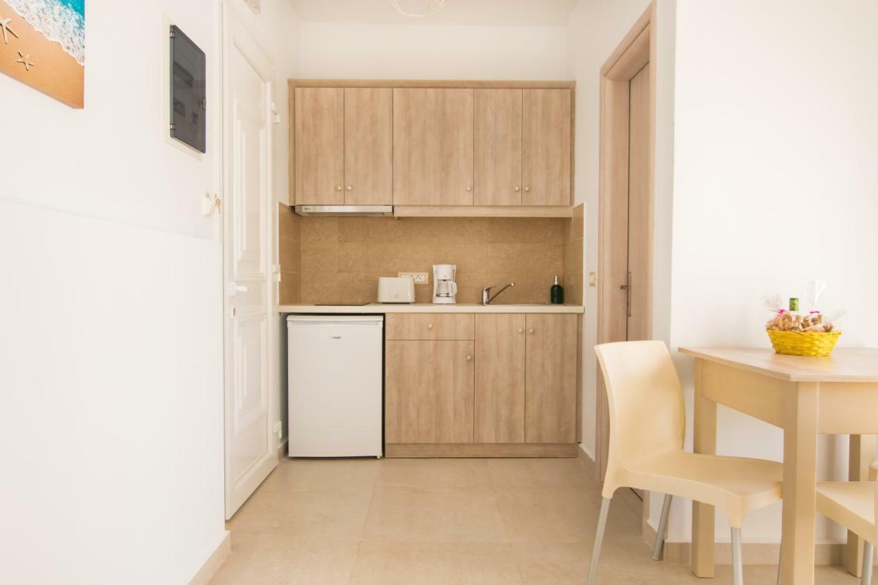 Porfyris Studios And Apartments Karpathos Bagian luar foto