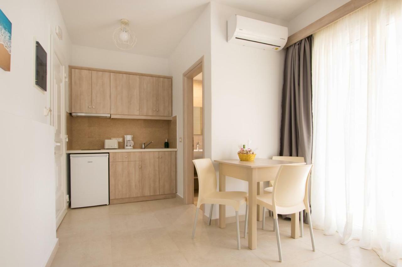 Porfyris Studios And Apartments Karpathos Bagian luar foto