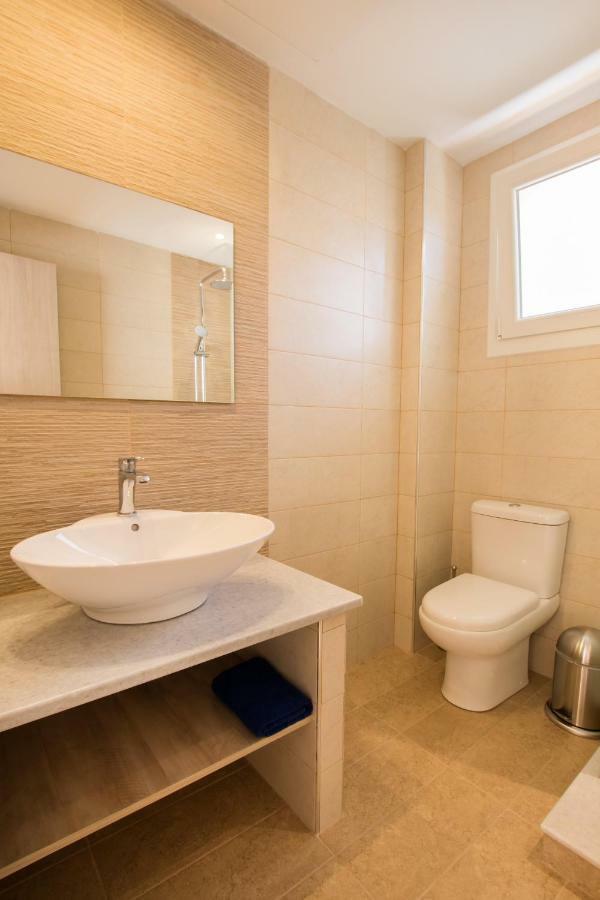 Porfyris Studios And Apartments Karpathos Bagian luar foto