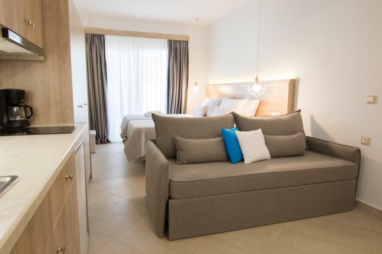 Porfyris Studios And Apartments Karpathos Bagian luar foto
