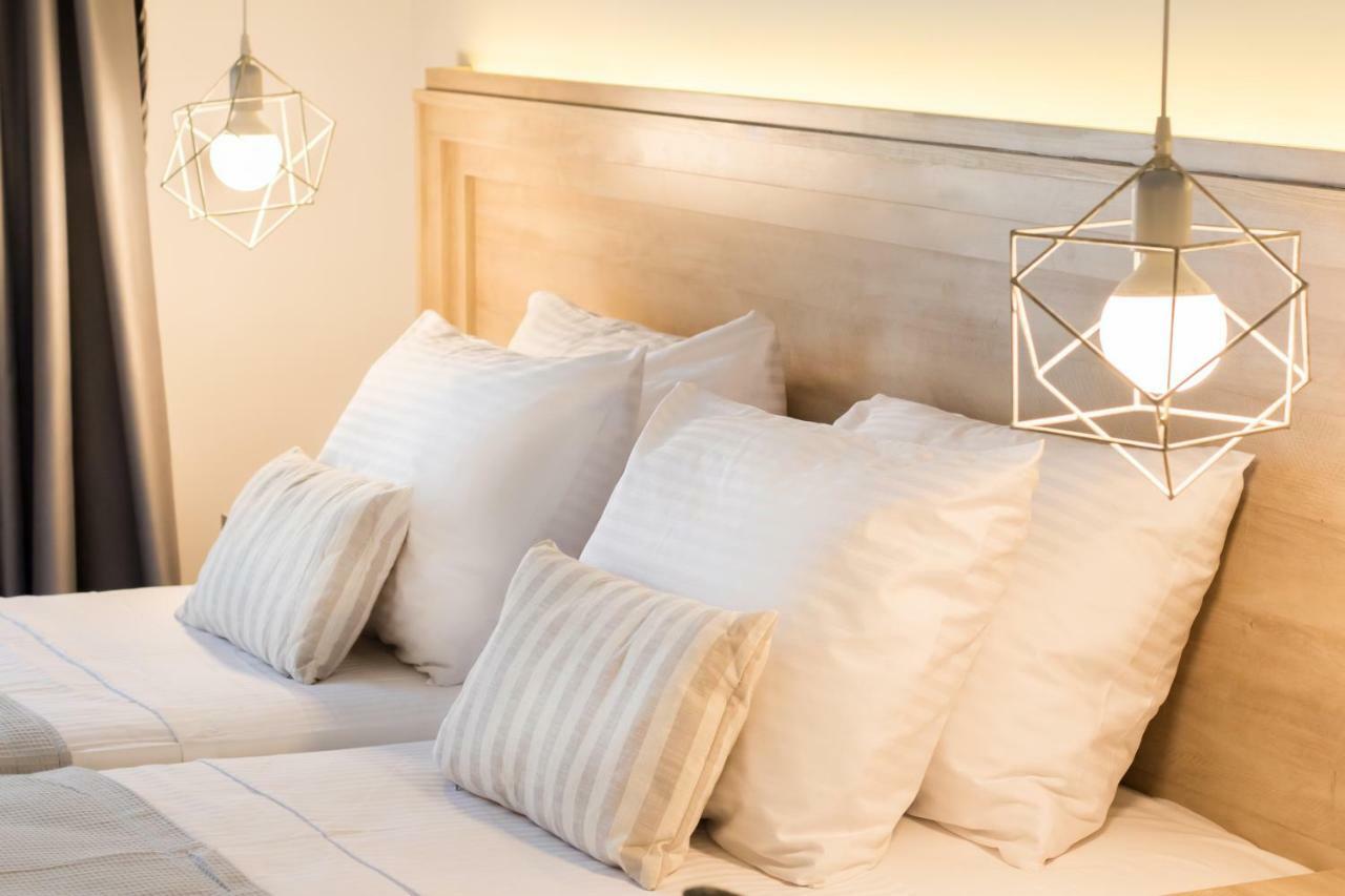 Porfyris Studios And Apartments Karpathos Bagian luar foto