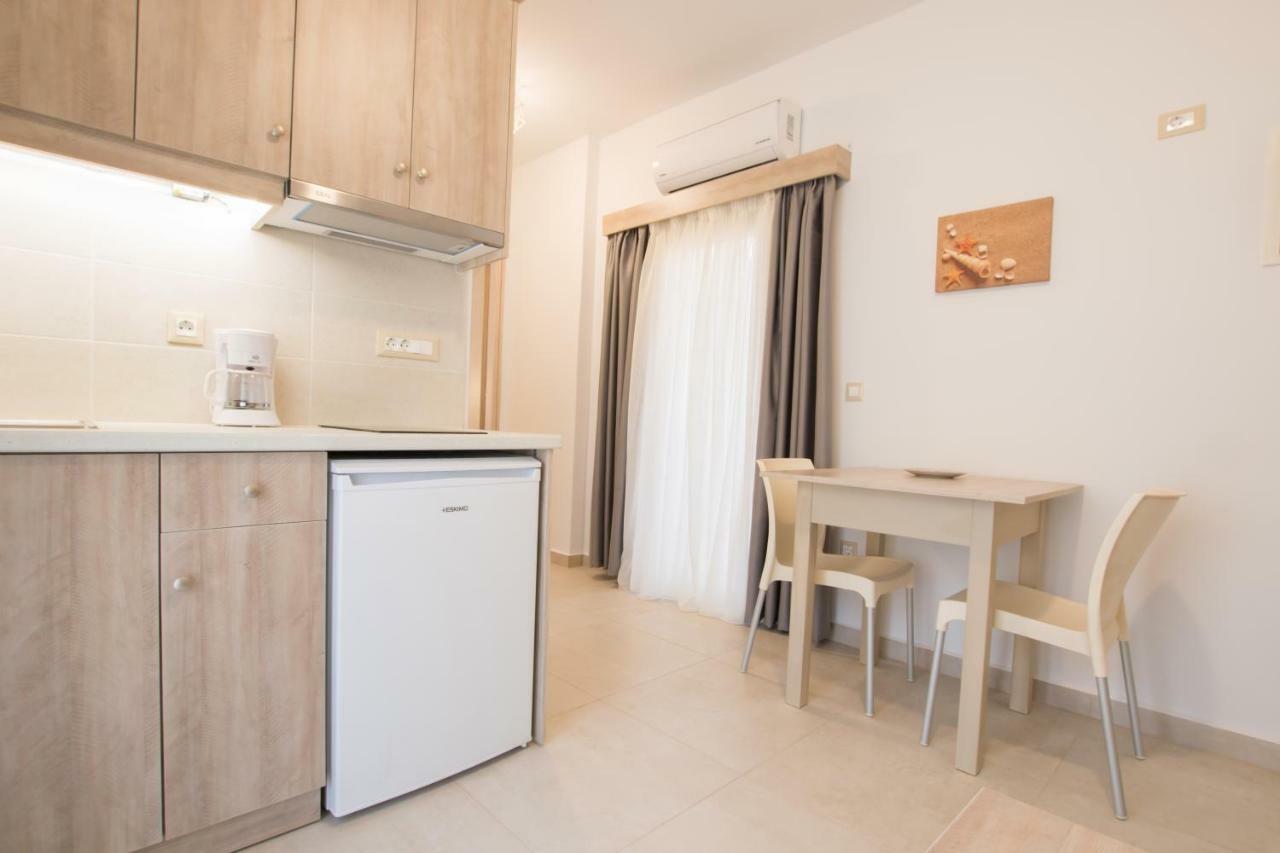 Porfyris Studios And Apartments Karpathos Bagian luar foto
