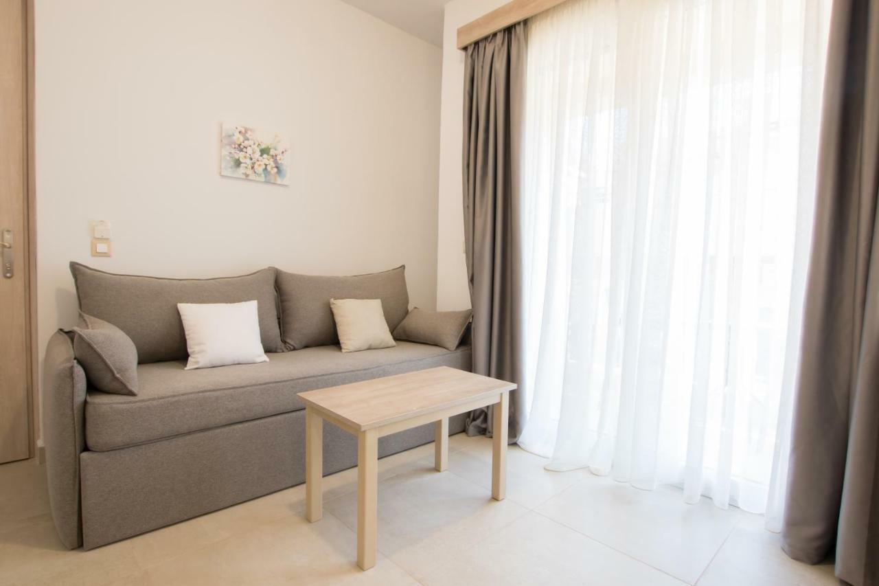 Porfyris Studios And Apartments Karpathos Bagian luar foto